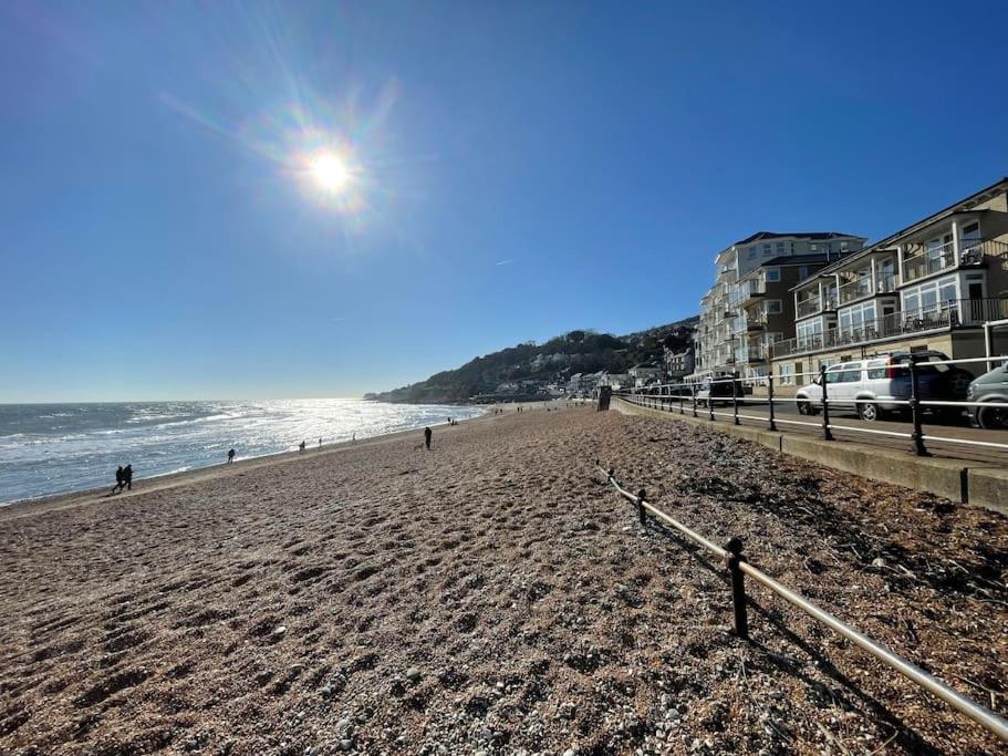 Top Deck - Fresh, Stylish Seaside Apartment Ventnor Bagian luar foto