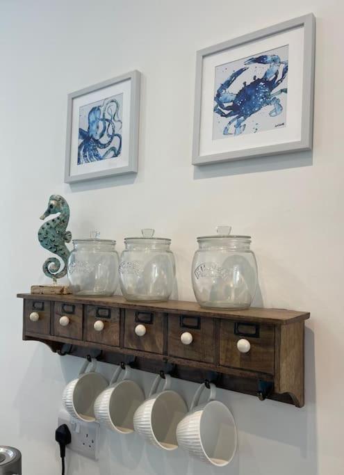 Top Deck - Fresh, Stylish Seaside Apartment Ventnor Bagian luar foto